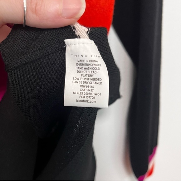 TRINA TURK Merino Wool Color Block Light Weight Sweater. Size XS - Picture 6 of 9